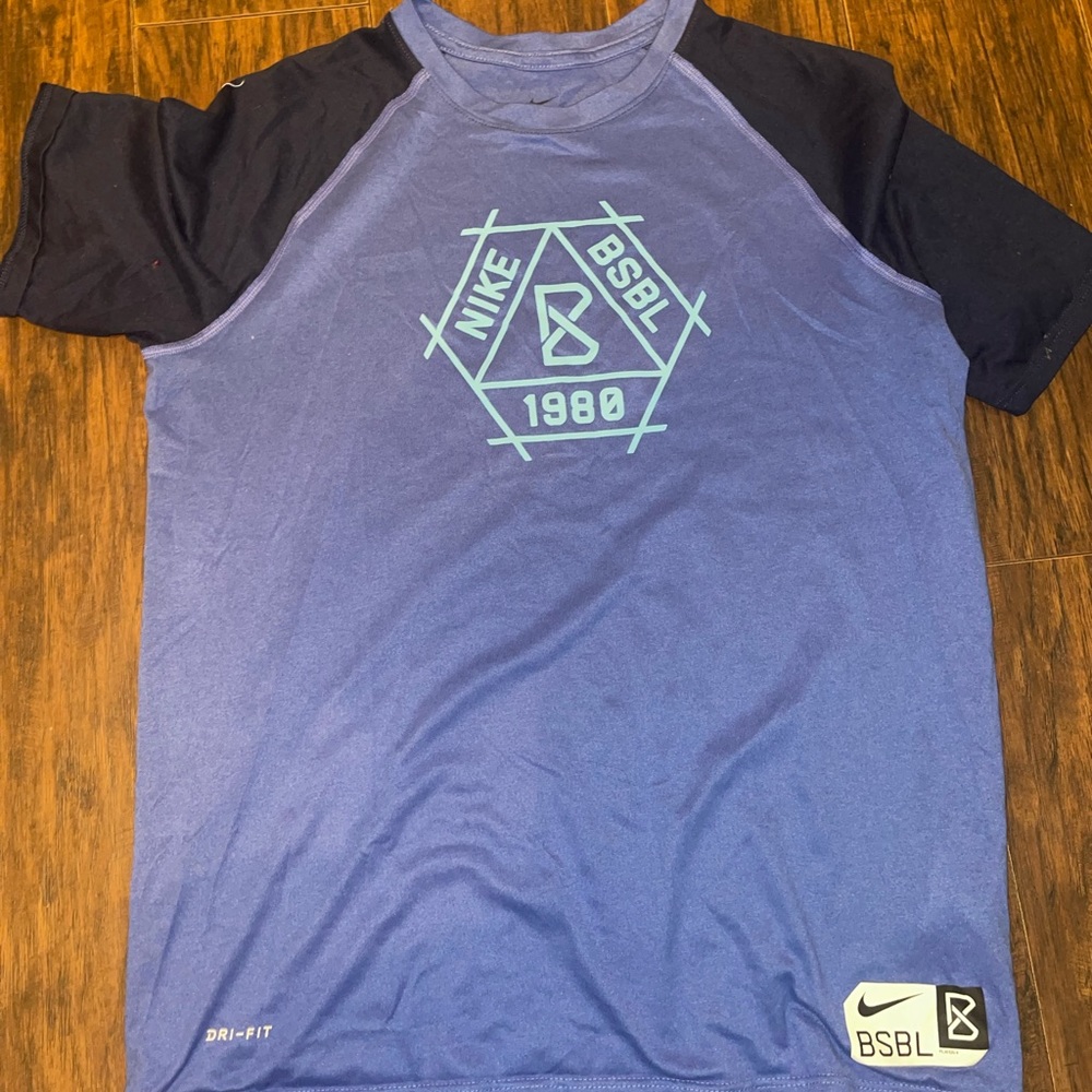 Kids Nike Dri-fit shirt size xl